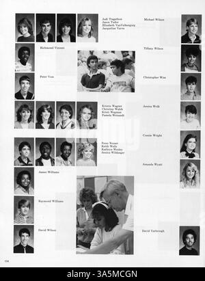 L'édition 1985 de l'Annuaire 'The Wahian' de Washburn High School présente le corps étudiant, la faculté, l'athlétisme et les événements spéciaux de l'année scolaire 1984-1985. Banque D'Images
