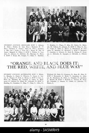 L'édition 1963 du Tiger Yearbook de South High School offre un aperçu de l'année scolaire 1962-1963, documentant les élèves, les enseignants, les clubs, les réalisations sportives, et l'implication des étudiants afro-américains dans l'élaboration de la culture scolaire. Banque D'Images