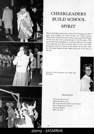L'annuaire 1963 South High School, Tiger 1963, fournit un dossier détaillé des étudiants, des professeurs, des clubs et des événements sportifs de l'année scolaire 1962-1963 avec un accent sur l'histoire et les contributions afro-américaines. Banque D'Images