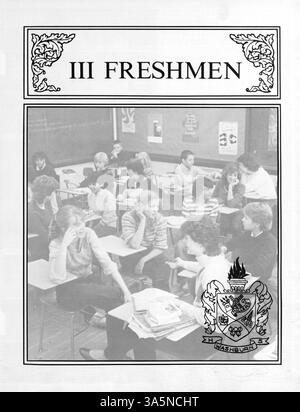Cette édition 1984 de l'annuaire Wahian de Washburn High School présente les étudiants, les professeurs, l'athlétisme et les événements clés de l'année scolaire 1983-1984. Banque D'Images