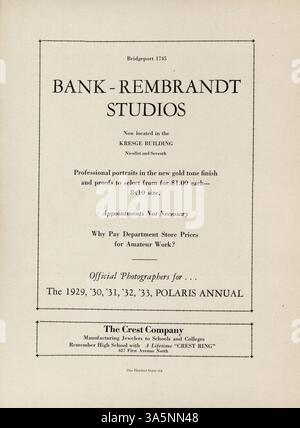 L'annuaire Polaris 1933 de North High School documente les moments clés de l'année académique 1932-1933, y compris les activités des étudiants, l'athlétisme, les clubs et les contributions des étudiants afro-américains. Banque D'Images
