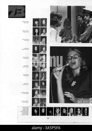 L'annuaire « Contrails » 1972 de Lindbergh High présente les moments clés de l'année académique 1971-1972, y compris les temps forts des étudiants et des professeurs, l'athlétisme et les événements parascolaires. Banque D'Images