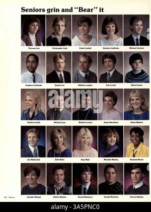 L'annuaire Sagamore 1986 présente les faits saillants de l'année scolaire 1985-1986 à la Roosevelt High School, mettant en vedette les élèves, le personnel et les activités de l'école. Banque D'Images