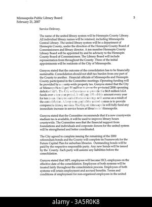 Les procès-verbaux officiels des réunions du conseil d'administration de la Bibliothèque publique de Minneapolis en 2007, discutant des affectations budgétaires, des améliorations de la bibliothèque et des changements de politique pour les services publics. Banque D'Images
