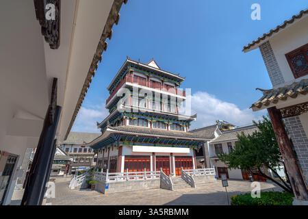 Bâtiments traditionnels chinois anciens, Mengzi, Yunnan, Chine. Banque D'Images