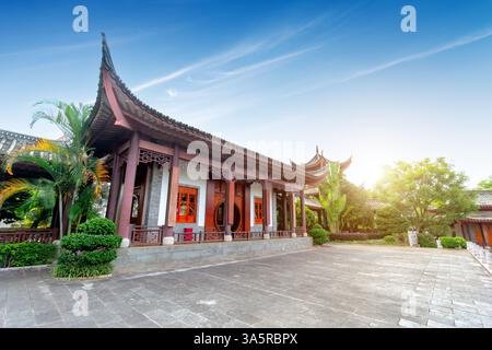 Bâtiments traditionnels chinois anciens, Mengzi, Yunnan, Chine. Banque D'Images