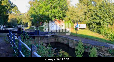 Écluse de Saltford sur la rivière Avon, village de Saltford, près de Bristol, sud-ouest de l'Angleterre. Prise mars 2025 hiver / printemps Banque D'Images