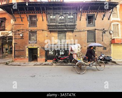 Le restaurant Thamel House situé dans une ancienne maison Newari dans la région de Thamel à Katmandou, au Népal. Banque D'Images