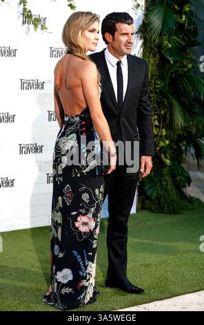 Luis Figo et son épouse Helen Svedin au VII Conde Nast Traveler Awards à la Fondation Giner de los Rios à Madrid, Espagne - 07 mai 2015 Banque D'Images
