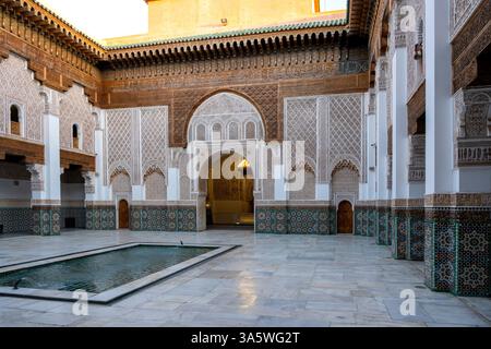 Afrika, Marokko, Marrakesch, Medersa Ben Youssef, Innenhof Banque D'Images