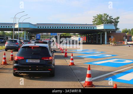 Jam au passage frontalier de l'Allemagne à Bâle, Suisse Banque D'Images