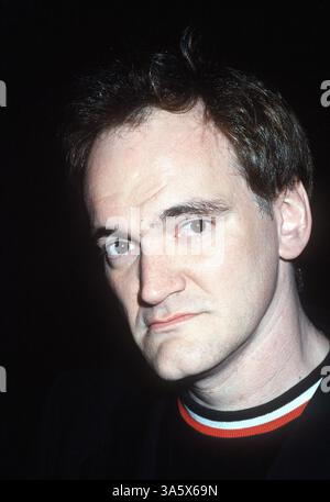 Le 26 février 2001 - K21195console HMc : TIBET HOUSE Concert-bénéfice 2001.Carnegie Hall, NYC 02/26/2001.Quentin Tarantino. HENRY McGEE/(2001 Image : © Crédit Photos Globe/ZUMAPRESS.com) Banque D'Images