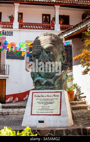 Taxco, Mexique - 18 novembre 2024 : le poète et dramaturge Juan Ruiz de Alarcon fait un buste dans la ville magique de Taxco. Banque D'Images