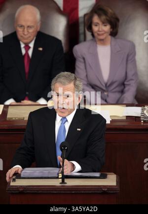 28 janvier 2008 - le président George W. Bush prononce son discours annuel sur l'état de l'Union lors d'une session conjointe du Congrès dans la chambre des représentants des États-Unis, le lundi 28 janvier 2008, à Washington, DC. (Chuck Kennedy/MCT) (crédit image : © Chuck Kennedy/MCT/ZUMAPRESS.com) Banque D'Images