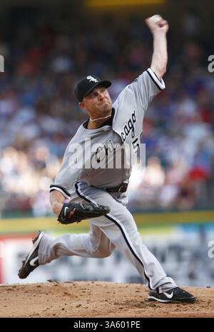 12 juillet 2008 - John Danks, lanceur des White Sox de Chicago, lance la première manche contre les Texas Rangers au Rangers Ballpark à Arlington, Texas, le samedi 12 juillet 2008. (Ralph Lauer/Fort Worth Star-Telegram/MCT) (crédit image : © Ralph Lauer/MCT/ZUMAPRESS.com) Banque D'Images
