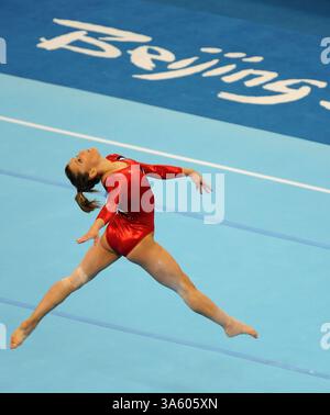 10 août 2008 - Alicia Sacramone, des États-Unis, participe aux épreuves de qualification le dimanche 10 août 2008, lors des Jeux de la XXIXe Olympiade à Beijing, en Chine. (Jeff Siner/Charlotte observer/MCT) (image de crédit : © Jeff Siner/MCT/ZUMAPRESS.com) Banque D'Images