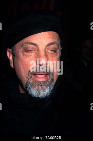 Janvier 1, 2011 - 12/11/00 NEW YORK. OUVERTURE DU GRAND MAGASIN LOUIS VUITTON SUR LA CINQUIÈME AVENUE. HENRY MCGEE/ K20645HMC.Â©2000(crédit image : © Globe photos/ZUMAPRESS.com) Banque D'Images