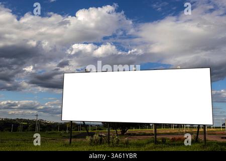 maquette d'un panneau d'affichage à l'entrée du chantier de construction d'un condominium de maisons au Brésil Banque D'Images