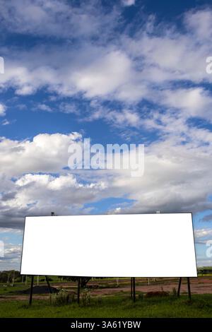 maquette d'un panneau d'affichage à l'entrée du chantier de construction d'un condominium de maisons au Brésil Banque D'Images