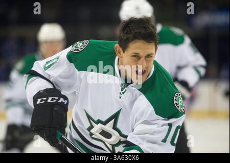 08 février 2015 : Shawn Horcoff (10 ans), le centre Dallas Stars, manque ses dents de devant lors du match entre les Rangers de New York et les Stars de Dallas au Madison Square Garden à Manhattan, New York . Crédit obligatoire : Kostas Lymperopoulos/CSM (crédit image : © Kostas Lymperopoulos/Cal Sport Media/ZUMAPRESS.com) Banque D'Images