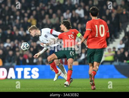 West Bromwich, Royaume-Uni. 24 mars 2025. Jarrad Branthwaite, d'Angleterre, dirige le ballon lors du match amical international aux Hawthorns, West Bromwich. Le crédit photo devrait se lire : Cody Froggatt/Sportimage crédit : Sportimage Ltd/Alamy Live News Banque D'Images
