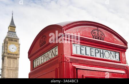 Big Ben et cabine téléphonique rouge à Londres Banque D'Images