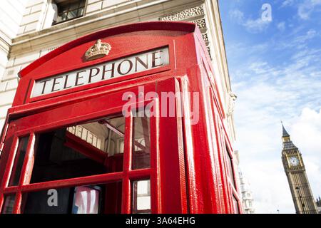 Big Ben et cabine téléphonique rouge à Londres Banque D'Images