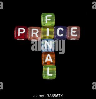 Mot prix final. Cubes isolés noir Banque D'Images