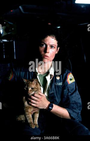 Jul 03, 1979 ; Londres, Royaume-Uni ; Sigourney Weaver stars comme Ripley dans le thriller de science-fiction "étranger : l'administration Cut' réalisé par Ridley Scott. Banque D'Images