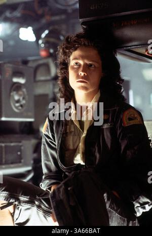 Juil 01, 1979 ; Londres, Royaume-Uni ; Sigourney Weaver stars comme Ripley dans le thriller de science-fiction "étranger : l'administration Cut' réalisé par Ridley Scott. Banque D'Images