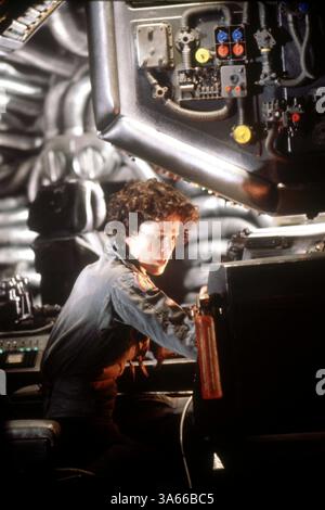 Jul 23, 1979 ; Londres, Royaume-Uni ; Sigourney Weaver stars comme Ripley dans le thriller de science-fiction "étranger : l'administration Cut' réalisé par Ridley Scott. Banque D'Images