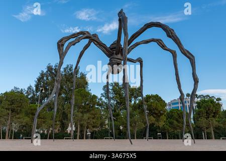 Athènes, Grèce - 13 juillet 2022 : sculpture de Maman de l'artiste Louise Bourgeois au Centre culturel de la Fondation Stavros Niarchos Banque D'Images