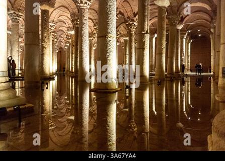 Istanbul, Turquie, citerne Basilique, ou Basilique Cisterna ( en turc, Yerebatan Sarniciis) Banque D'Images