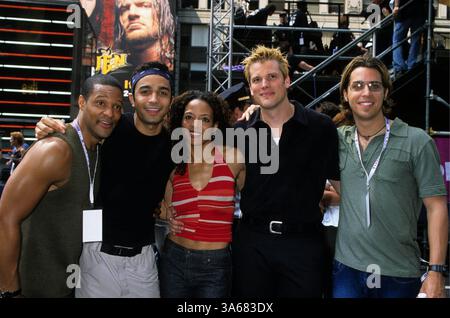 25 novembre 2014 - dossier - Cuba accueillera son premier spectacle de Broadway depuis plus de 50 ans lorsque la comédie musicale primée Rent arrivera à la Havane en décembre. Les producteurs de Broadway, qui ont annoncé la campagne de trois mois, ont déclaré qu'ils essayaient depuis plusieurs années de mettre en scène une production complète dans le pays. Les comédies musicales AMÉRICAINES sont interdites depuis la révolution de Fidel Castro en 1959. Le Conseil national cubain des arts de la scène a déclaré qu'il s'agissait d'une « étape primordiale » pour le théâtre musical. Photo - July2000( - New York, New York, États-Unis - 'louer' casting Trey Ellet, Laura Velez, Manny Pope au 'Broadway on Broadway' Annual F Banque D'Images