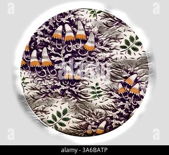 Un motif fantaisiste avec des arbres stylisés et des figures ludiques en forme de cône qui ressemblent à des cônes de crème glacée, entourées de motifs de feuilles complexes. Art classique avec une touche moderne réinventé par Artotop, transformé les tissus français, première moitié du XIXe siècle Banque D'Images