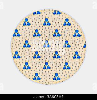 Un motif circulaire avec un motif répété de figures bleues sur un fond texturé, entrecoupé de petits points sombres. L'esthétique générale est ludique et vibrante. Art classique avec une touche moderne réinventé par Artotop, transformé les tissus français, première moitié du XIXe siècle Banque D'Images