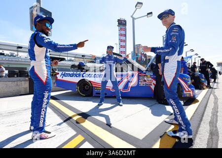 Homestead, FL, États-Unis. 21 mars 2025. KYLE LARSON (07) de Elk Grove, CA se prépare à se qualifier pour le Baptist Health 200 à Homestead, FL. (Crédit image : © Walter G. Arce Sr./ASP via ZUMA Press Wire) USAGE ÉDITORIAL SEULEMENT ! Non destiné à UN USAGE commercial ! Banque D'Images
