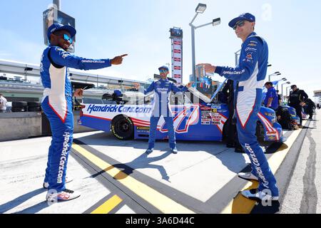 Homestead, FL, États-Unis. 21 mars 2025. KYLE LARSON (07) de Elk Grove, CA se prépare à se qualifier pour le Baptist Health 200 à Homestead, FL. (Crédit image : © Walter G. Arce Sr./ASP via ZUMA Press Wire) USAGE ÉDITORIAL SEULEMENT ! Non destiné à UN USAGE commercial ! Banque D'Images