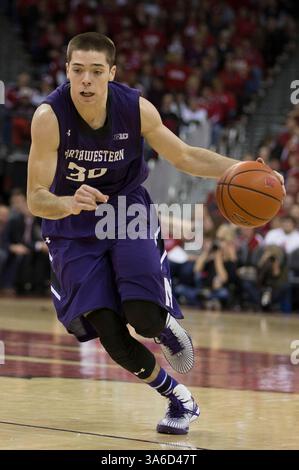 7 février 2015 : les Northwestern Wildcats gardent Bryant McIntosh #30 en action lors du match de basket-ball de la NCAA entre les Wisconsin Badgers et les Northwestern Wildcats au Kohl Center de Madison, WISCONSIN. Le Wisconsin bat le Nord-Ouest 65-50. John Fisher/CSM(image crédit : © John Fisher/Cal Sport Media/ZUMAPRESS.com) Banque D'Images