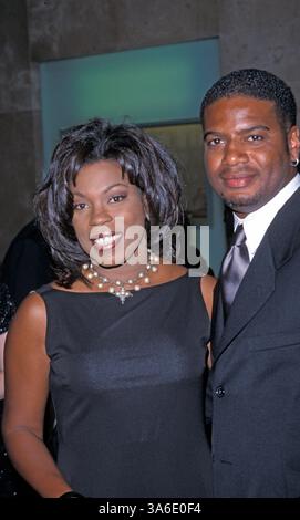 19 juin 1999 ; Los Angeles, CA, États-Unis ; les acteurs LORRAINE TOUSSAINT & CURTIS PEEK @ 26e édition des Vision Awards. Banque D'Images