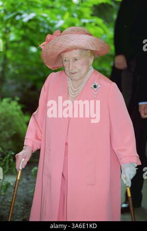 11 juillet 2000 - Londres, Grande-Bretagne - Â©RICHARD CHAMBURY ALPHA M041396 11 07 00.LA REINE MÈRE. 'SERVICE DE THANKSGIVING POUR le 100e ANNIVERSAIRE DE la REINE MÈRE'(image crédit : © Globe photos/ZUMAPRESS.com) Banque D'Images