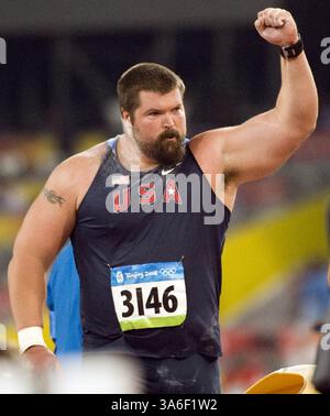 15 août 2008 - Christian Cantwell, des États-Unis, remporte la médaille d'argent au lancer du coup le vendredi 15 août 2008, aux Jeux de la XXIXe Olympiade à Beijing, en Chine. (Paul Kitagaki Jr./Sacramento Bee/MCT (image crédit : © Paul Kitagaki Jr/MCT/ZUMAPRESS.com) Banque D'Images