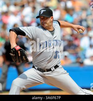 30 août 2008 - les Blue Jays de Toronto John Parrish lancent en première manche contre les Yankees de New York au Yankee Stadium du Bronx, New York, le samedi 30 août 2008. (Paul J. Bereswill/Newsday/MCT) (crédit image : © Paul J. Bereswill/MCT/ZUMAPRESS.com) Banque D'Images