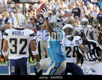7 septembre 2008 - Dante Rosario (88) des Carolina Panthers réagit après avoir attrapé le touchdown vainqueur devant Eric Weddle (32) et Steve Gregory (28) des San Diego Chargers au Qualcomm Stadium de San Diego, Californie. Les Panthers ont gagné 26-24. (David T. Foster III/Charlotte observer/MCT) (crédit image : © David T. Foster III/MCT/ZUMAPRESS.com) Banque D'Images