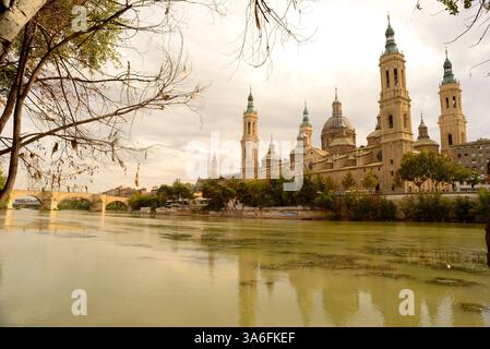 Basilique El Pilar, Zaragoza, Espagne Banque D'Images