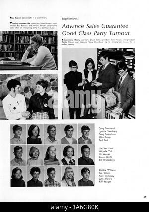 L'annuaire Viking 1969 du Golden Valley High fournit un registre des élèves, des enseignants, de l'athlétisme et des événements scolaires majeurs au cours de l'année scolaire 1968-1969. Banque D'Images