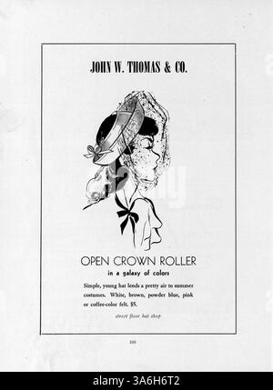 L’édition 1947 de l’annuaire Tatler souligne les moments les plus marquants de l’année scolaire 1946-1947 au Northrop Collegiate, y compris les réalisations scolaires, sportives et parascolaires. Banque D'Images
