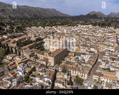 Église de Monti Sion et mairie, au début du Calvaire, Pollensa, Majorque, Îles Baléares, Espagne, Europe Banque D'Images