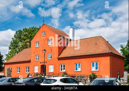 AHUS, SUÈDE - 21 JUILLET 2023 : Musée Ahus au cœur de la ville. Banque D'Images