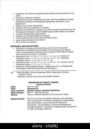 Le bulletin officiel de la bibliothèque publique de Minneapolis de 2007 est une publication hebdomadaire pour les employés de la bibliothèque publique de Minneapolis, fournissant des mises à jour sur les services de bibliothèque, les communications du personnel, les politiques et les événements pour le personnel de la bibliothèque du comté de Hennepin. Banque D'Images